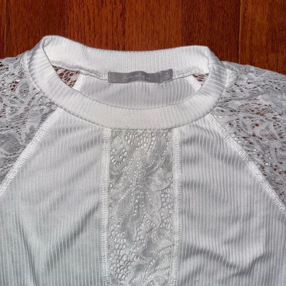 Red by BKE White Lace Sleeve Women's Top, large - Picture 3 of 7